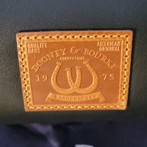 Dooney & Bourke Western smooth leather Olivia Satchel handbag. - Picture 7 of 16